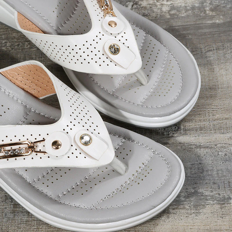 Heidi-Mode | Zehentrenner-Sandalen mit Niedrigem Absatz für Mehr Komfort - Image 3