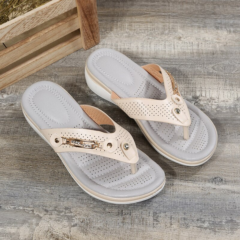 Heidi-Mode | Zehentrenner-Sandalen mit Niedrigem Absatz für Mehr Komfort - Image 7