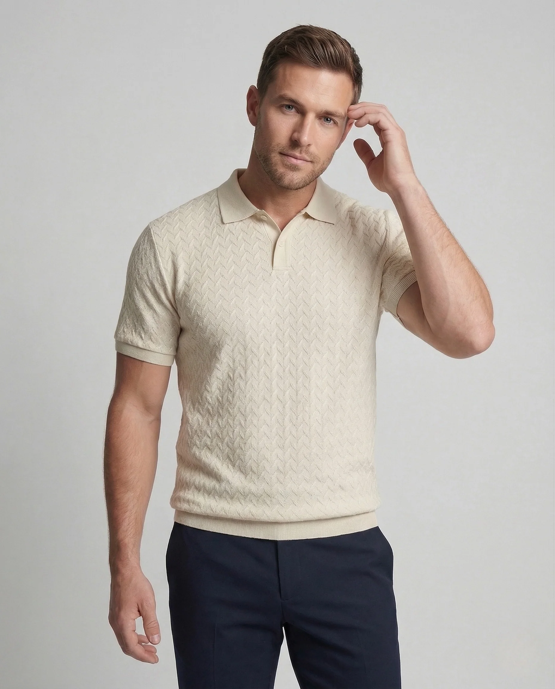 Herren Feinstrick Poloshirt mit V-Muster - Image 2