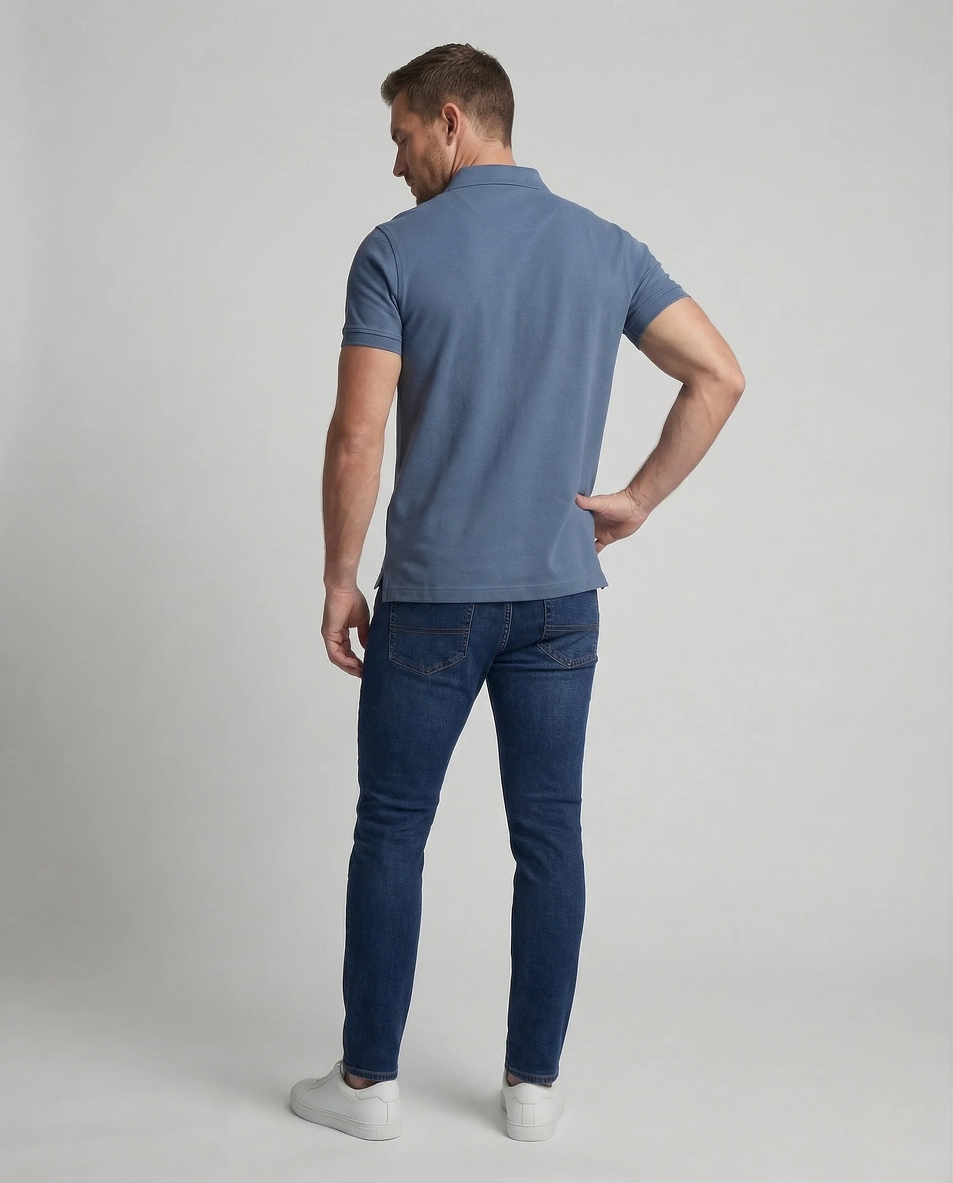 Herren Piqué Poloshirt mit Kentkragen und Logo Patch - Image 3