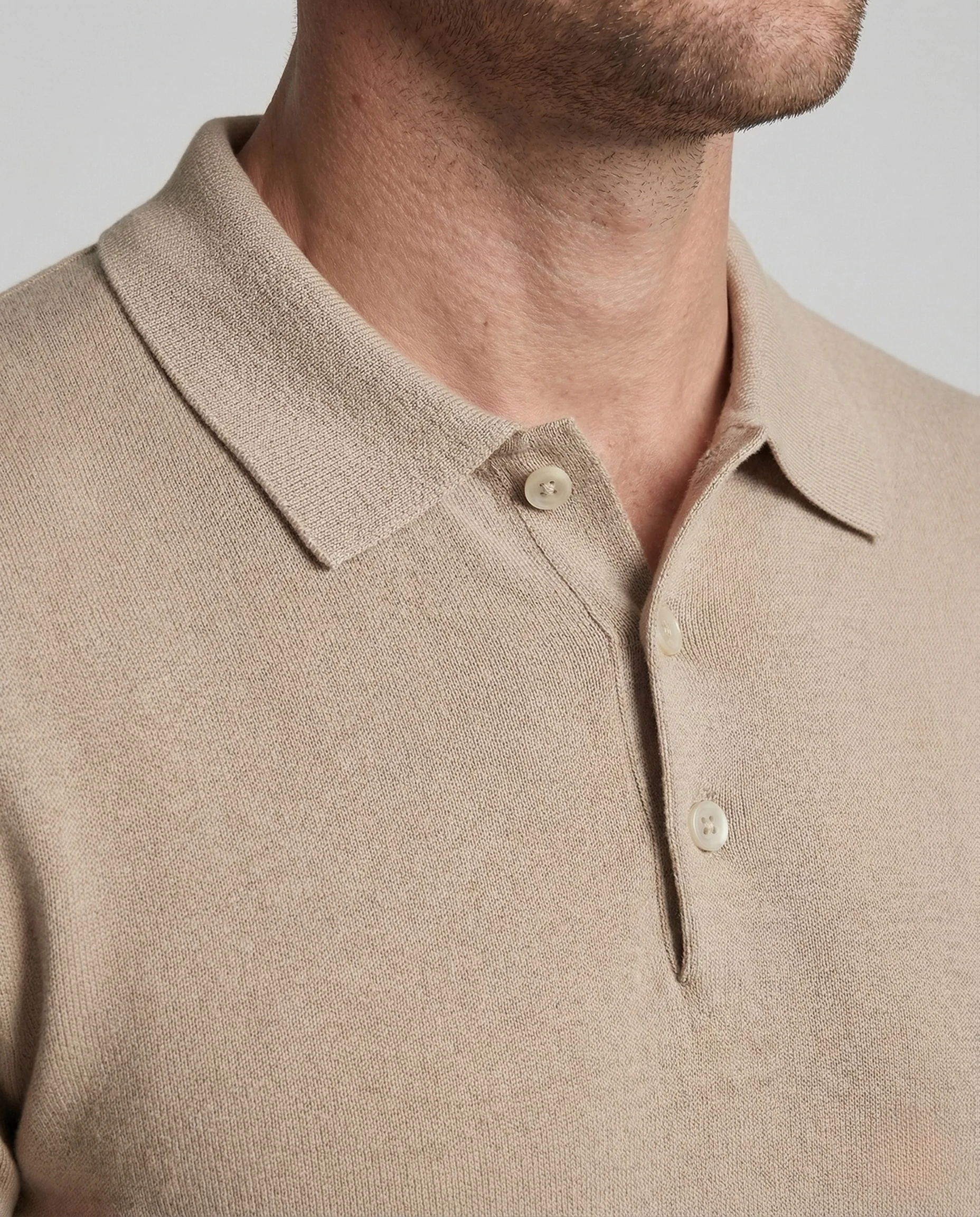 Herren Feinstrick Poloshirt mit Perlmuttknöpfen und Stretchkomfort - Image 4