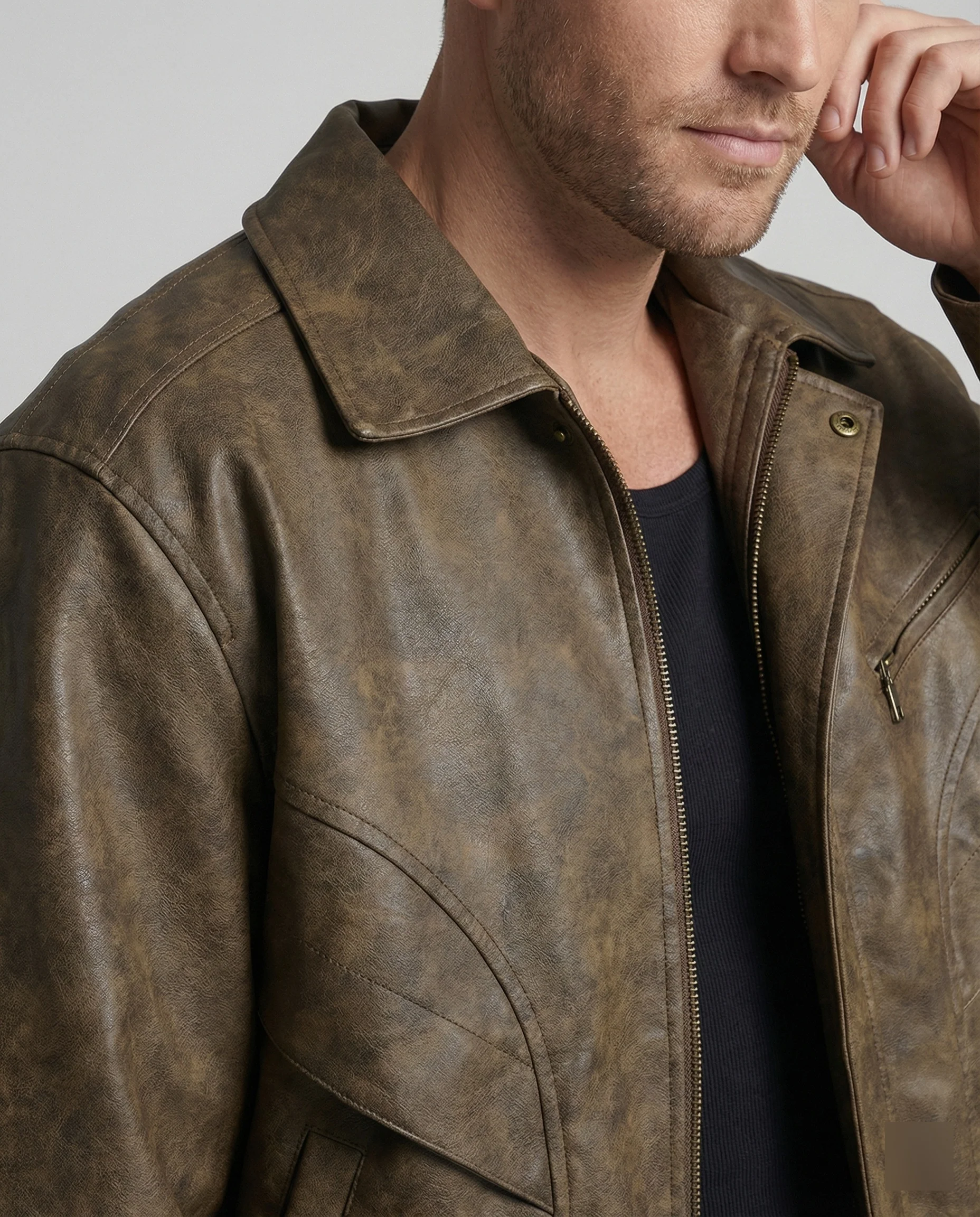 Herren vintage-inspirierter Pilotenblouson aus Lederimitat mit Ziernähten und elastischem Bund Heidi-Mode - Image 3