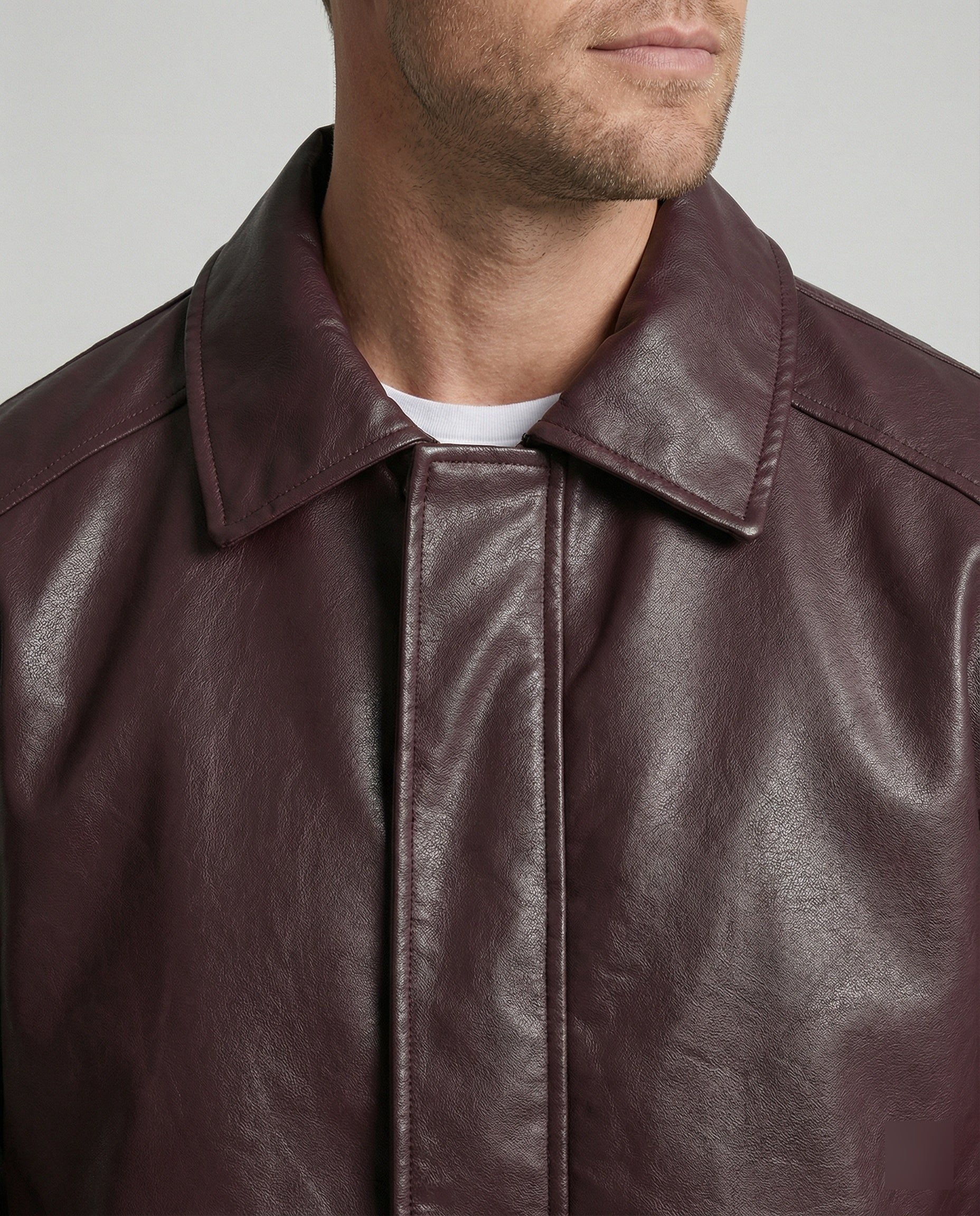 Herren oversized Lederimitat-Zipjacke mit Hemdkragen kastiger Silhouette und Einschubtaschen Heidi-Mode - Image 2