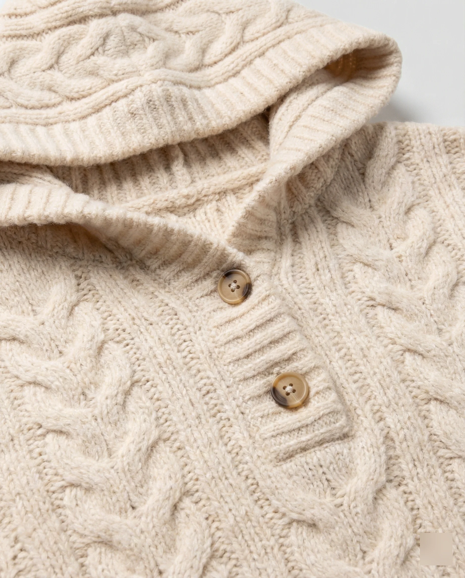 Kuscheliger Damen Strickpullover mit Kapuze Weißer Longsleeve Casual Look - Image 2