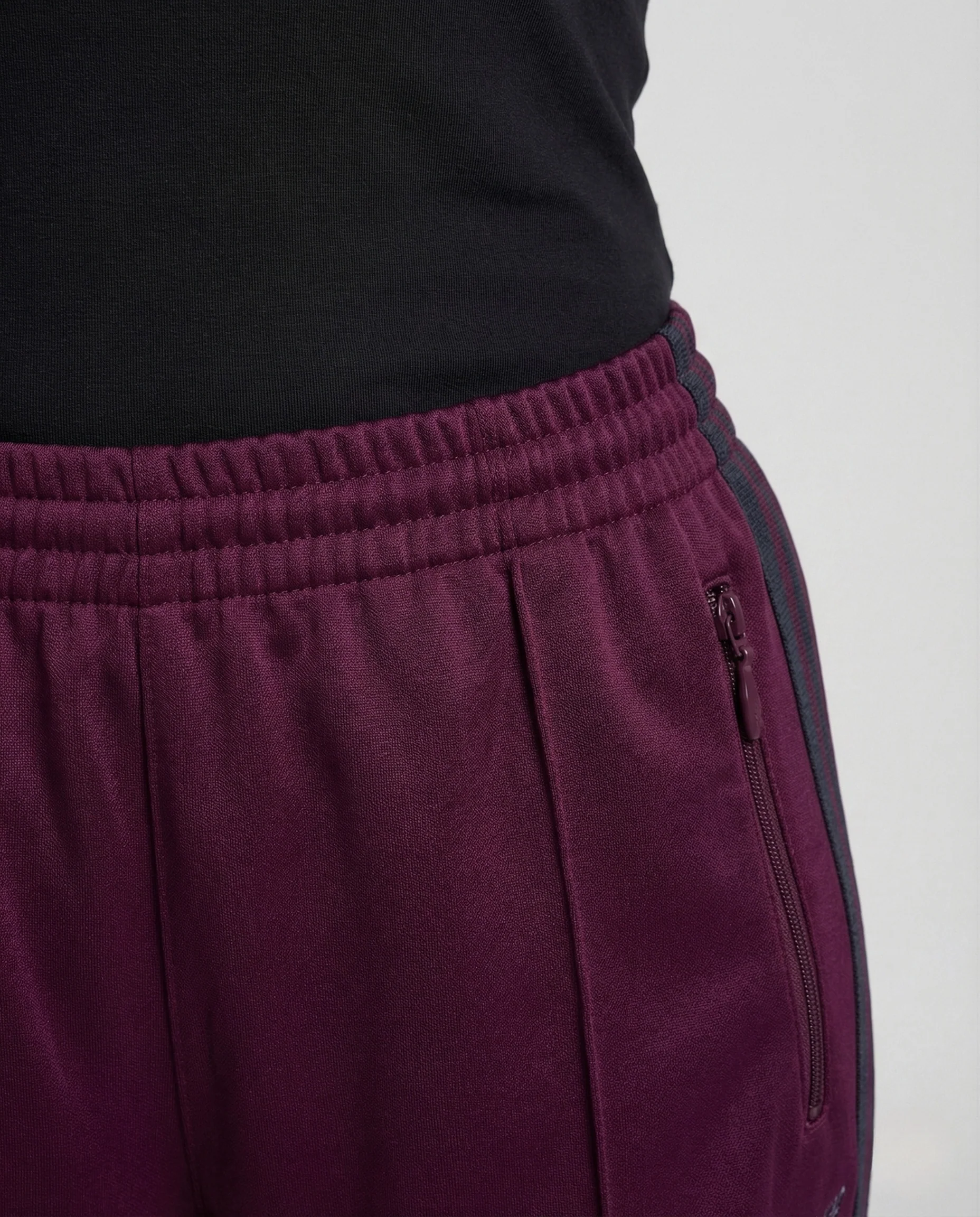 Unisex Trainingshose Satin mit Reißverschlusstaschen - Image 3