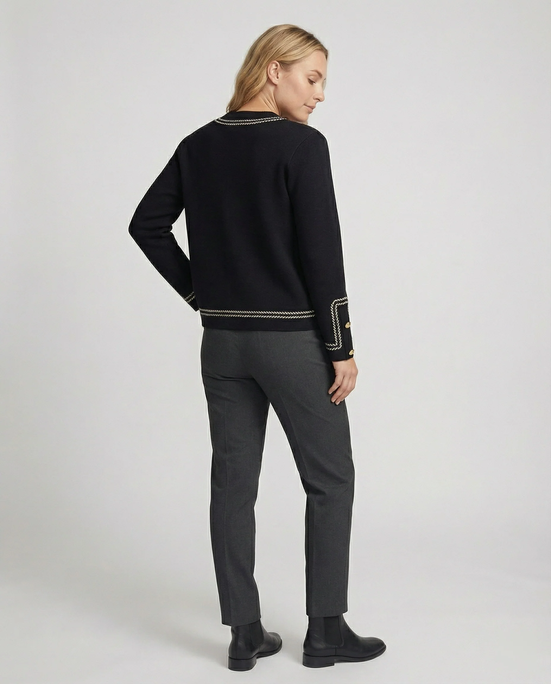 Zweiteiliges Feinstrick-Ensemble mit kurzem Cardigan - Image 4
